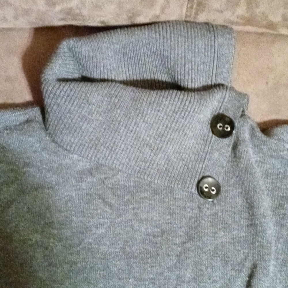 Sweater - Picture 2 of 3
